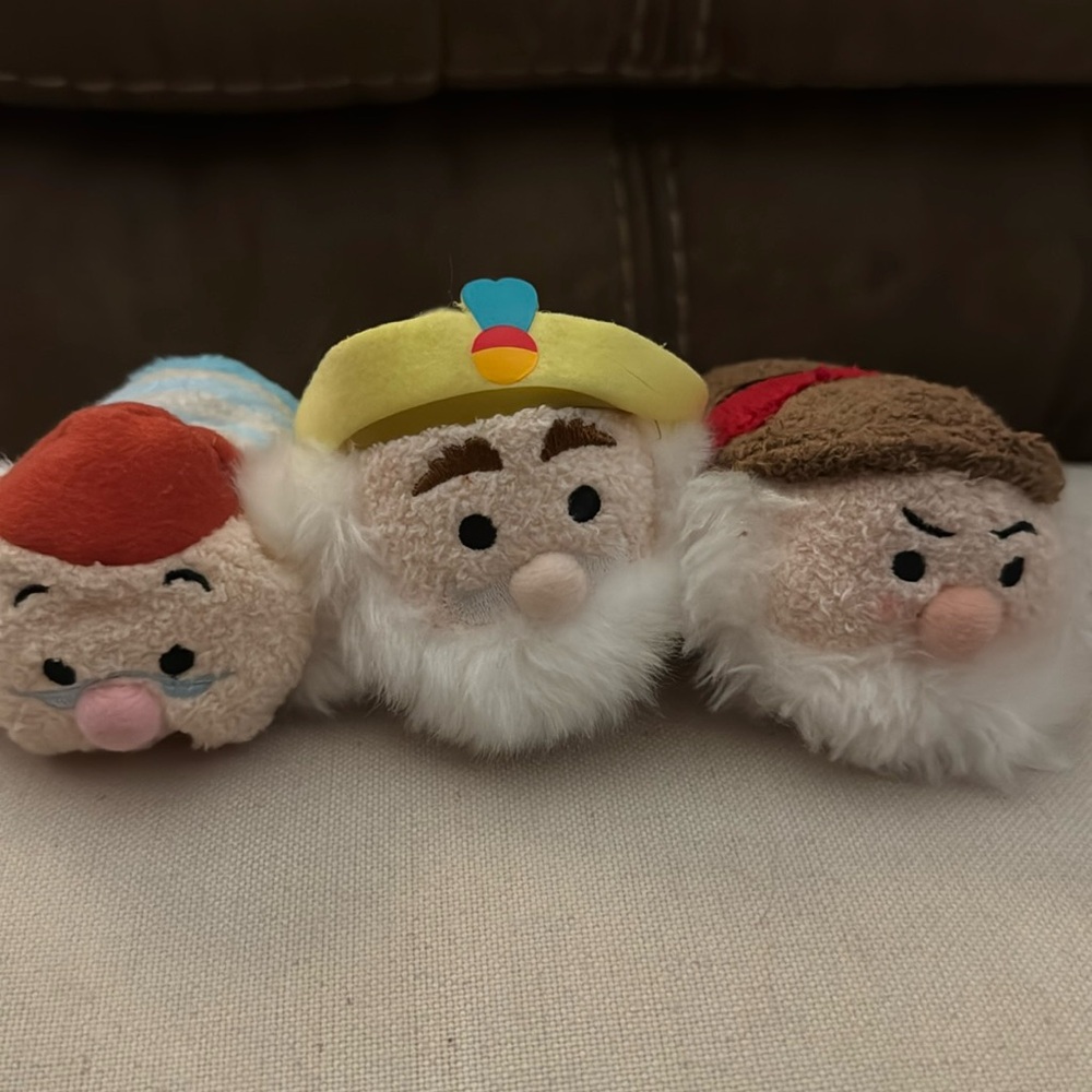 Disney Tsum Tsum Dwarfs Snow White lot of three. No tush tag